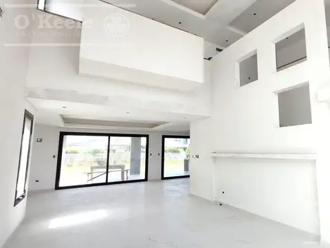 Casa 6 ambientes con 4 baños