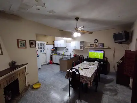 Casa 4 ambientes con 1 baño