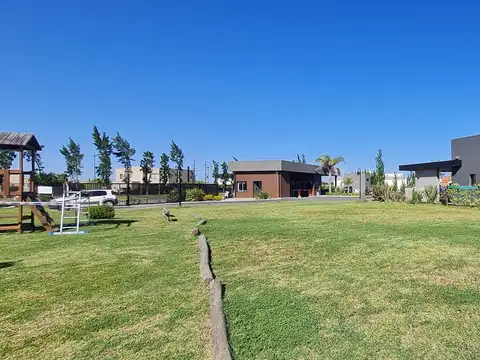 Terreno en Venta 27  mts Fondo