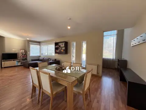 Casa 7 ambientes con 3 baños