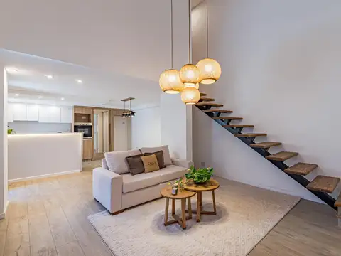 VENTA - Casa de pasillo de 3 dormitorios con patio - Lourdes, Rosario.