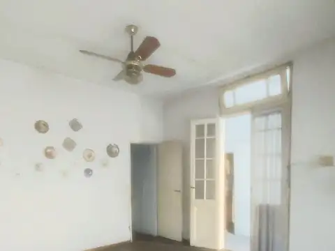 VENTA CASA  4AMBIENTES PARQUE AVELLANEDA A.CREDIT0