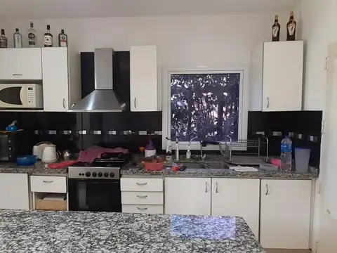 Casa en Alquiler Temporal con 4 cocheras