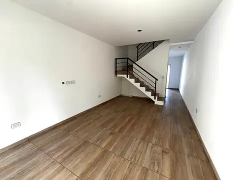 Duplex 3 ambientes con cochera Castelar APTO CREDITO