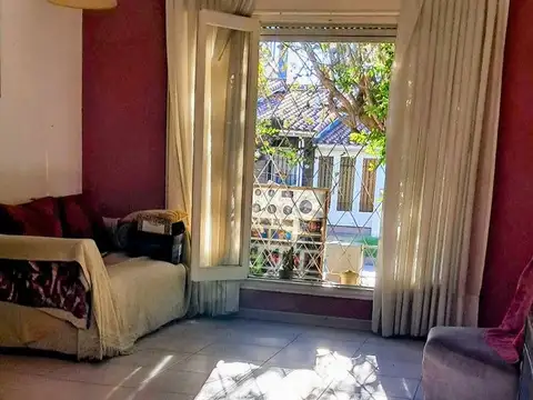 CASA-3 AMBIENTES-GALERIA-VENTA-HAEDO-APTO CRÉDITO