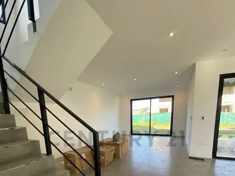 CASA EN SANTA SOFIA