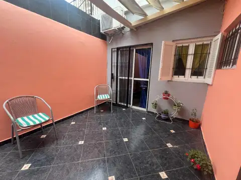VENTA-DEPARTAMENTO PASILLO-EN PH-2 DORMITORIOS-PATIO-TERRAZA USO EXCLUSIVO-RECONQUISTA 1900