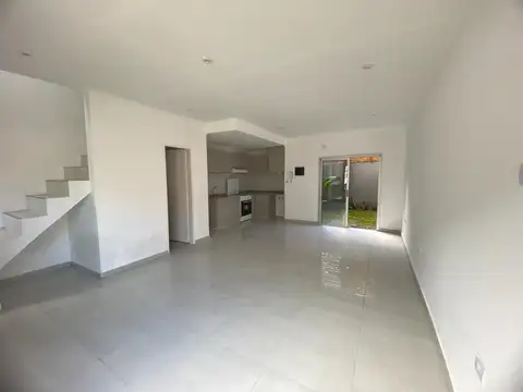 Depto Tipo Casa en Venta de 3 ambientes