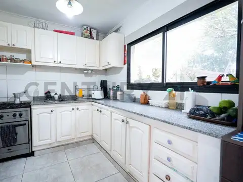 CASA DE 3 DORMITORIOS CON PATIO EN VENTA EN LA PLATA