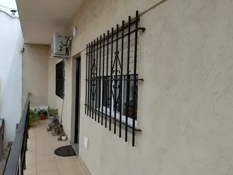 Depto Tipo Casa en Venta en Villa Sarmiento, USD 85.000