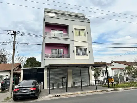 Departamento en Alquiler con 1 cocheras