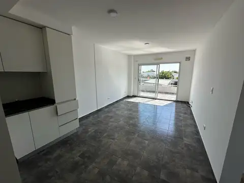 ALQUILO 3 AMBIENTES CON TERRAZA MORENO CENTRO