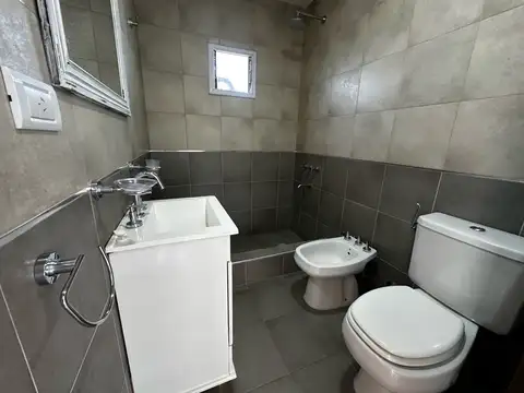 ALQUILO 3 AMBIENTES CON TERRAZA MORENO CENTRO