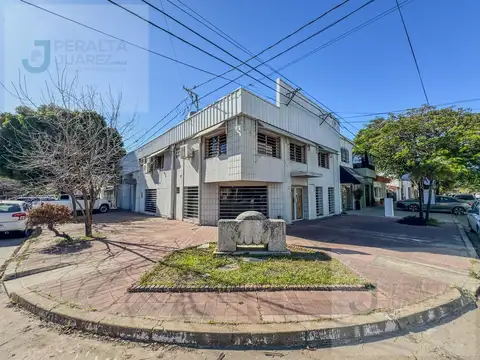 LOCAL COMERCIAL CON OFICINAS Y DEPOSITO EN VENTA/ALQUILER. UNICO!