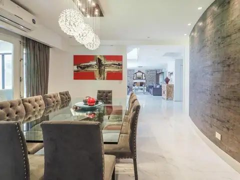 Casa en Alquiler con 1 cochera
