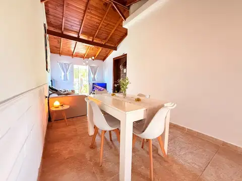 Depto Tipo Casa 6 ambientes con 2 baños