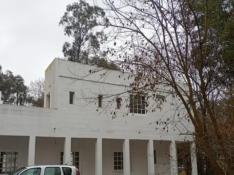 Casa Quinta a nuevo 3000 m de parque Barrio Los Bosquecitos - Brandsen