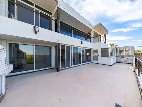 Casa en Venta en Alberdi, USD 530.000