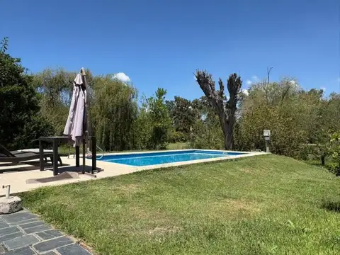Hermosa Casa de estilo mediterráneo en Venta Barrio Cube Escobar. 4 Dormitorios. Gran Parque. T...
