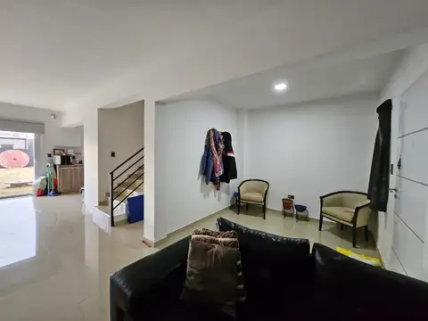 Depto Tipo Casa en Venta en Plottier, USD 180.000