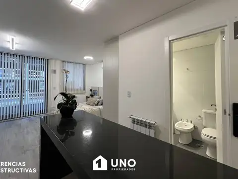 Sarmiento y Montevideo - Dpto Monoambiente. Cochera disponible.