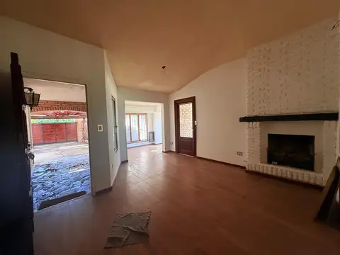 Casa en Alquiler en Funes, $ 1.800.000