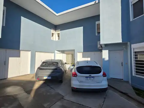 Dúplex 3 dorm - Garage - Patio con parrilla - Excelente ubicación.