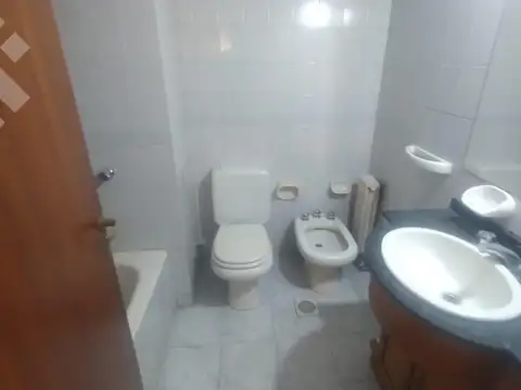 Departamento 5 ambientes con 2 baños