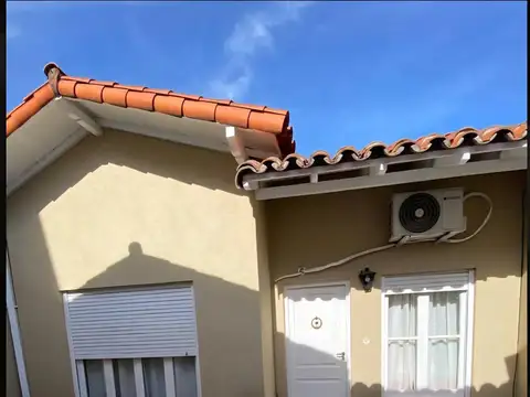 Casa Chalet  en Venta en Lomas de Zamora, G.B.A. Zona Sur, Argentina
