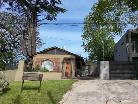 Venta, 2 Casas, 3 Ambientes c/u, Jardín, Balcón, Parrilla, Cochera, Ituzaingó, Ituzaingó Sur