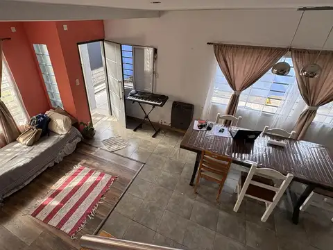 Casa 3 ambientes con 2 baños