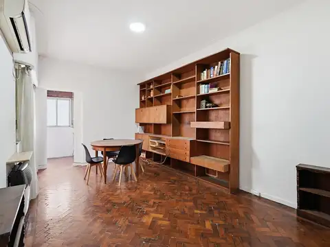 Departamento de 3 ambientes amplios muy luminoso en venta en Flores