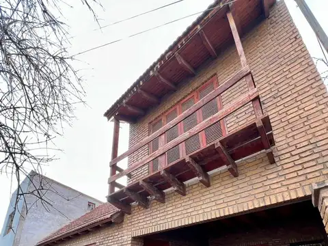 VENTA CASA AMPLIA ,3 DORMITORIOS, DORREGO, GLLÉN