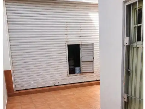 Excelente Local en pleno centro comercial con Trifásica