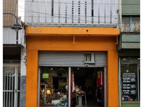 Excelente Local en pleno centro comercial con Trifásica