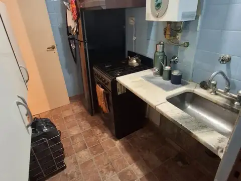 Excelente Zona! 2amb, 4to piso Interno, Valle al 600