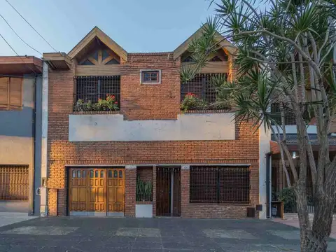 Chalet: Lote propio en 2 plantas, mataderos