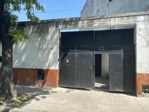 Lindo y amplio Galpón SIN COLUMNAS en Barracas (muy buenos accesos) UF sin expensas TODO DESTINO
