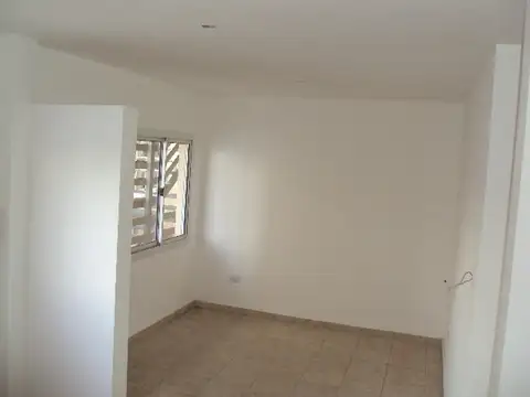 Soldado Ruiz 2500, Piso 1