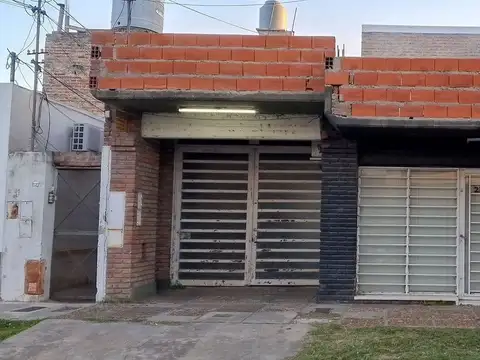 Inversión mixta: 13 cocheras + local + depto!