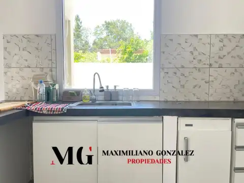 Casa 4 ambientes con 2 baños
