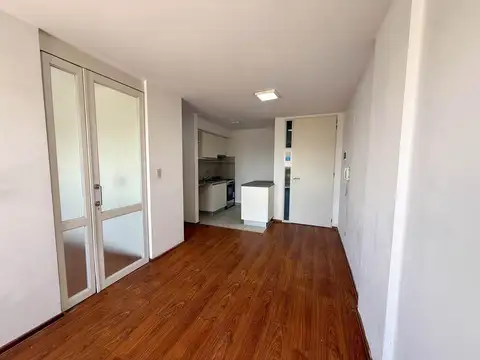 Venta departamento 1 dormitorio con balcón, parrillero y cochera barrio Pichincha, Rosario