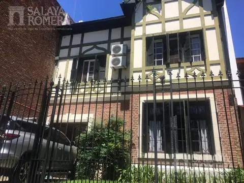 Venta Casa Estilo Inglés – 5 Ambientes en Excelente Lote, Olivos