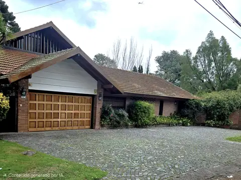 Casa Clasica en Venta Zona Jockey Lomas de San Isidro Jardinazoooo