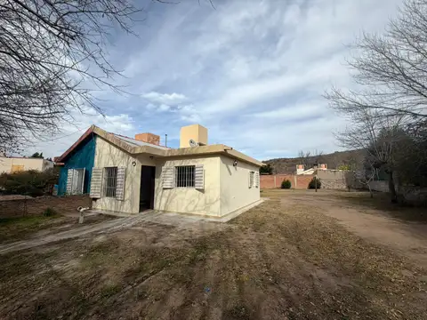 Casa en alquiler en el Barrio Cerros Colorados Mza. 39 - Casa 8