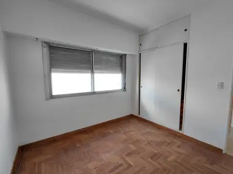 España 100, Piso 9
