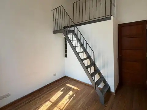 Departamento en alquiler en excelente zona de Rosario, cercano a Oroño y al rio. Luminoso