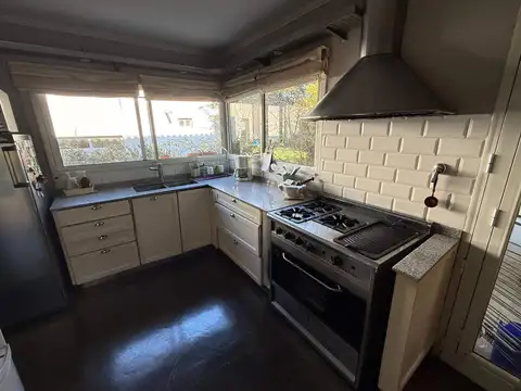 Casa en Venta en Maquinista F Savio, USD 289.000
