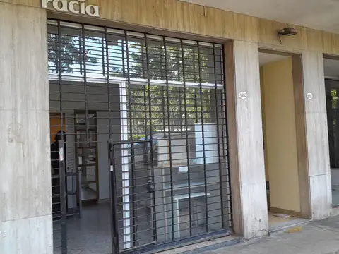 Local en Alquiler Via Pública