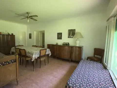 CASA QUINTA EN VENTA 3 AMBIENTES PILETA PARQUE